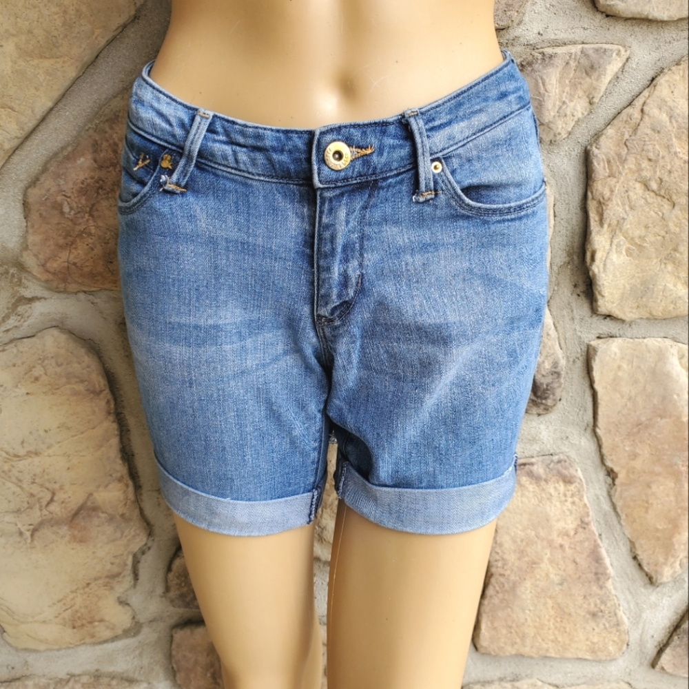 H&M | Medium/Light Rinse Cuffed Denim Shorts
